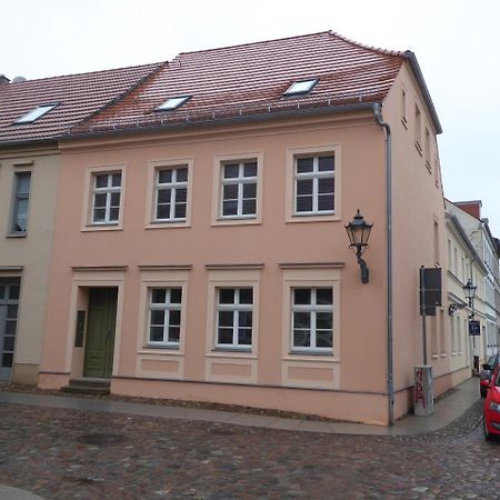 Altstadt-Ferienwohnungen Нойруппін Екстер'єр фото
